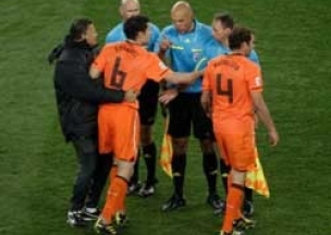 Финалисты ЧМ-2010 по футболу подверглись штрафу