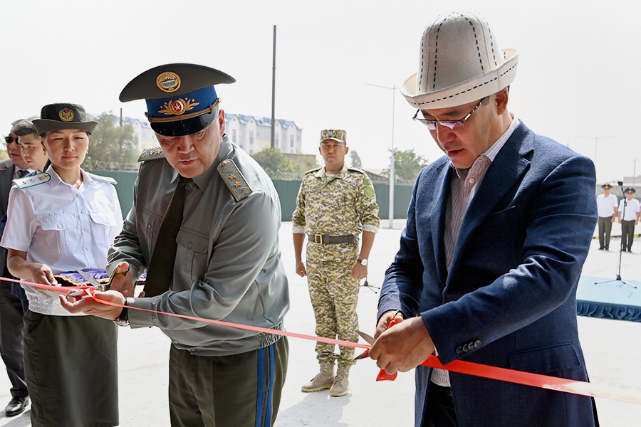Президент Киргизии открыл первую в стране базу беспилотников Байрактар