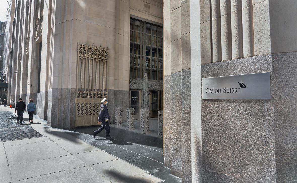 FT узнала цену, предложенную UBS за Credit Suisse