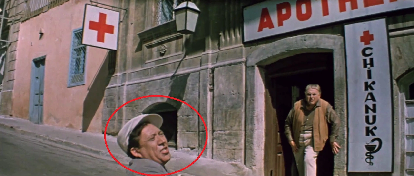 Кадр из фильма «Бриллиантовая рука», 1968 год