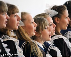 Со следующего года в школах по утрам будут петь гимн России