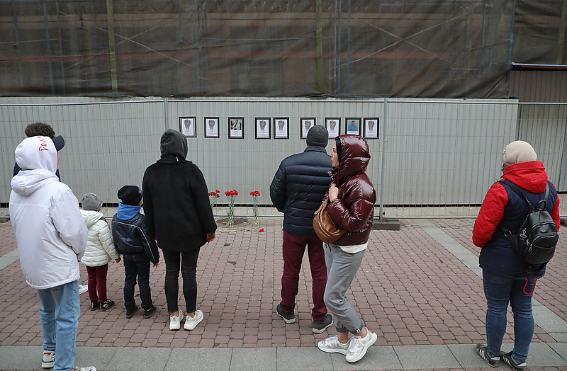 Народный мемориал в честь умерших от коронавируса медиков в Санкт-Петербурге