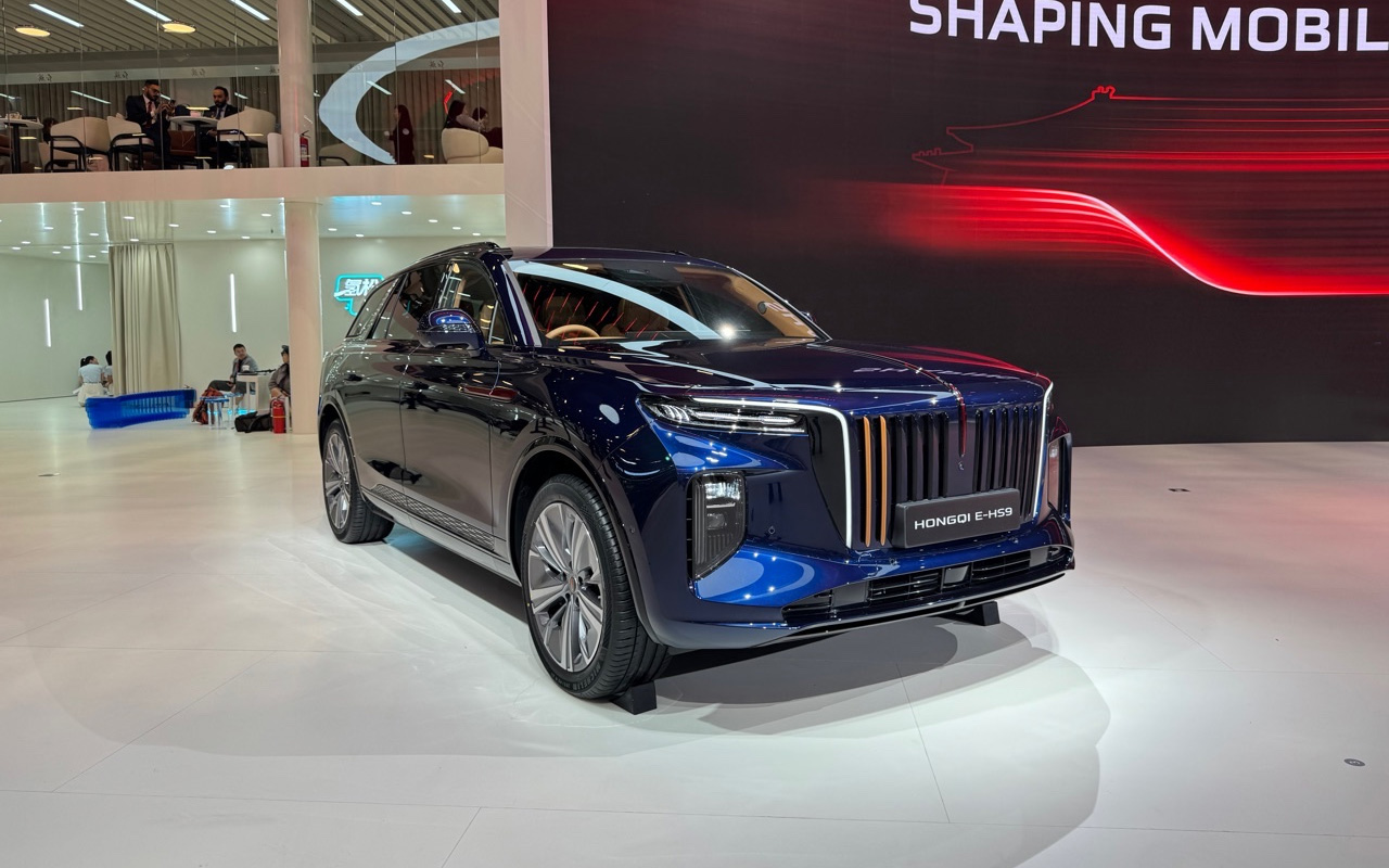 Hongqi E-HS9