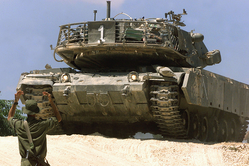 Merkava Mark IV&nbsp;(Израиль) 

Серийное производство начато в&nbsp;2001 году. Цена одной машины&nbsp;&mdash; $6 млн. На&nbsp;вооружении армии Израиля стоит 360 машин (модель Mark IV), еще столько&nbsp;же заказано к&nbsp;поставке. Всего выпущено 2070 танков Merkava.
