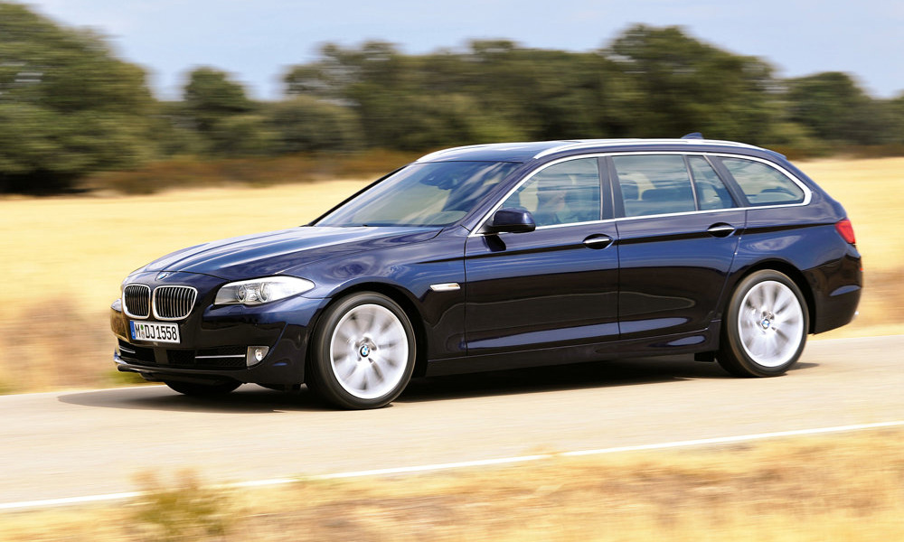 BMW официально представил универсал 5-Series