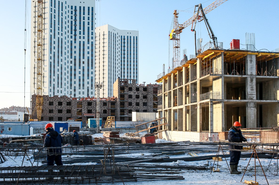 Тюменские строители побили рекорд по вводу жилья в 2023 году.