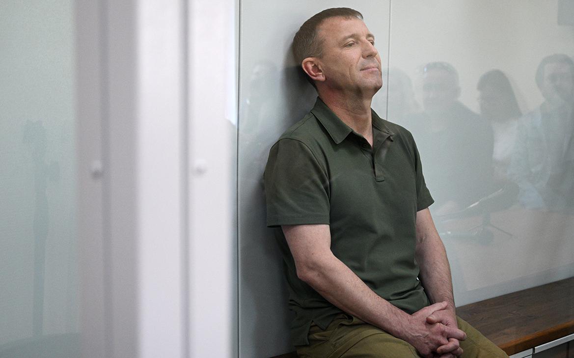 Суд отпустил генерала Попова под домашний арест