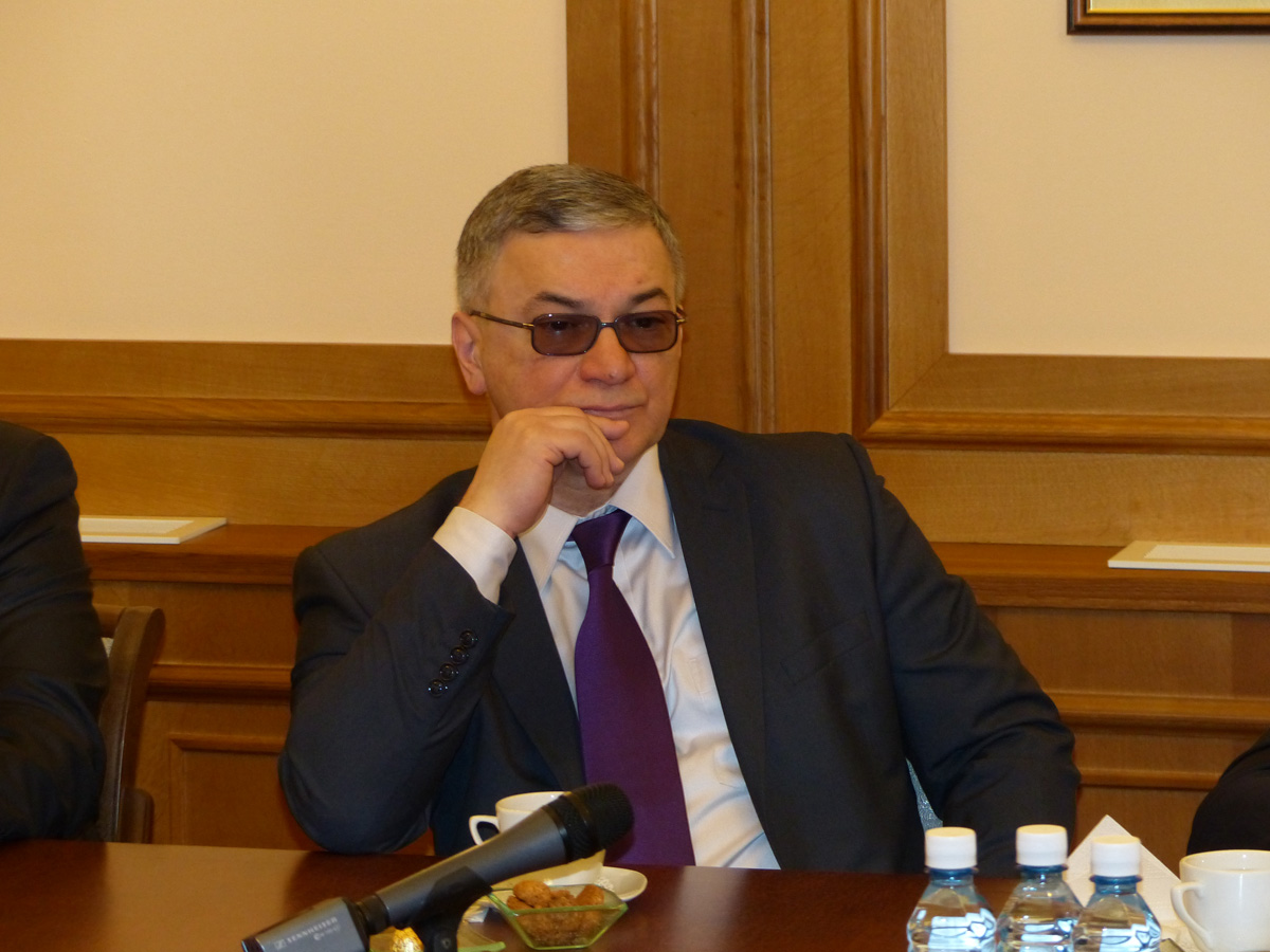 Экс-генконсула Азербайджана в Екатеринбурге обвинили в контрабанде золота
