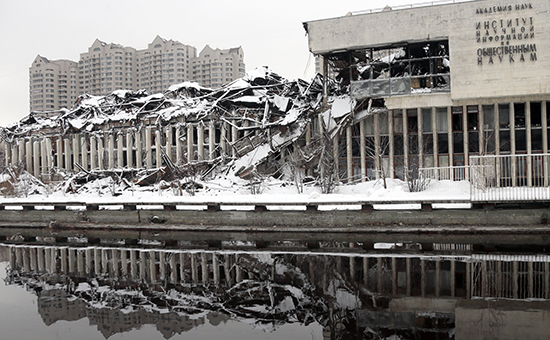 Сгоревшее здание библиотеки ИНИОН. 4 февраля 2015 года