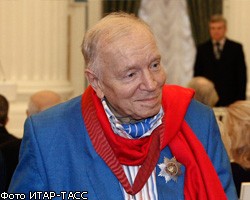 В Москве на 78-м году жизни умер поэт А.Вознесенский