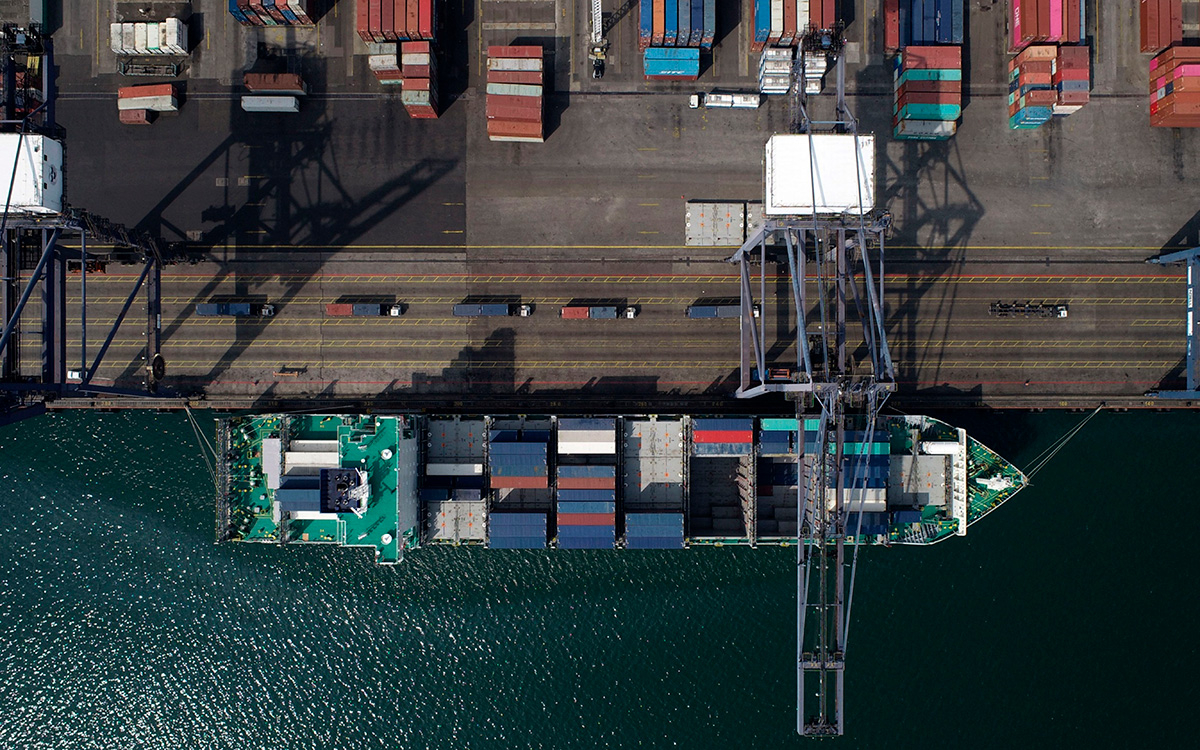 Власти Чукотки и Камчатки сообщили о проблемах с доставкой грузов по морю