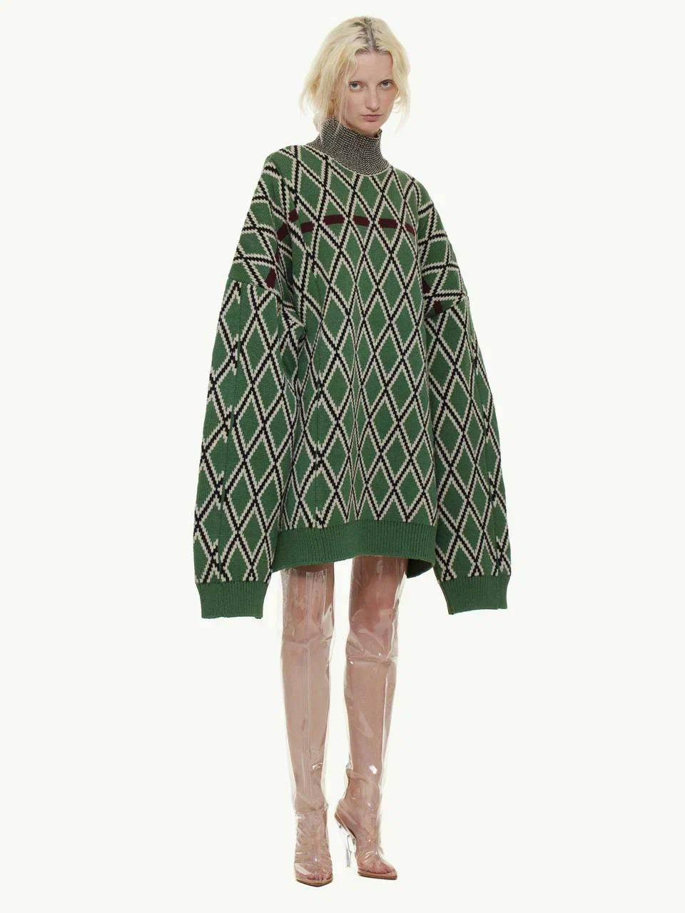 Оверсайз-свитер Raf Simons и сапоги Yeezy из личного архива Ольги Карпуть