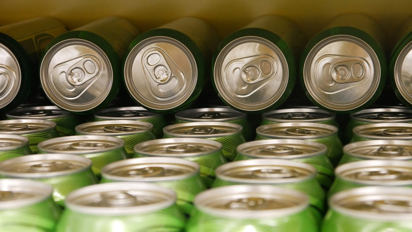 В Свердловской области ограничили продажу энергетиков