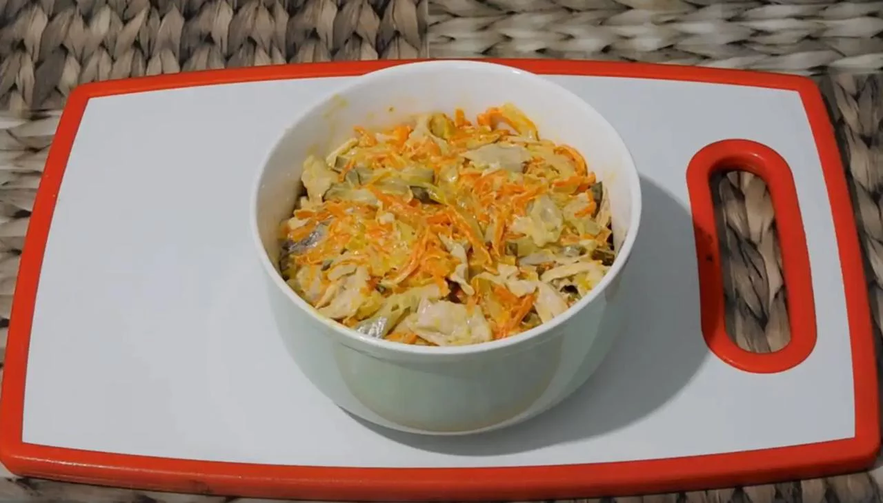 Перемешайте салат