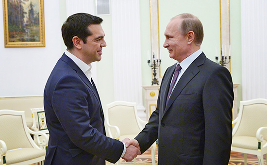 Премьер-министр Греции Алексис Ципрас и президент России Владимир Путин (слева направо) во время встречи в Кремле 8 апреля 2015 года