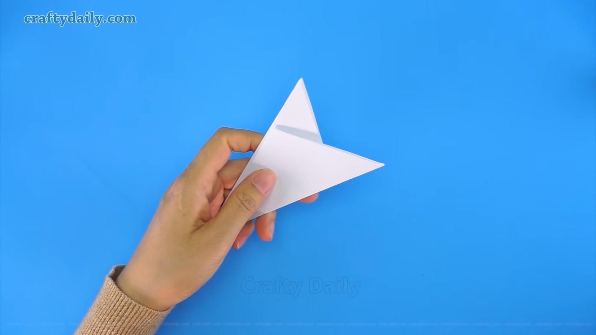 Как вырезать снежинки из бумаги