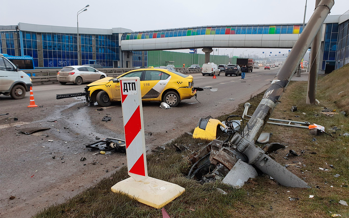 Количество аварий с участием такси в Москве выросло на четверть :: Autonews