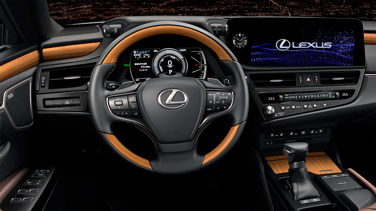 Lexus объявил российские цены на обновленный седан ES