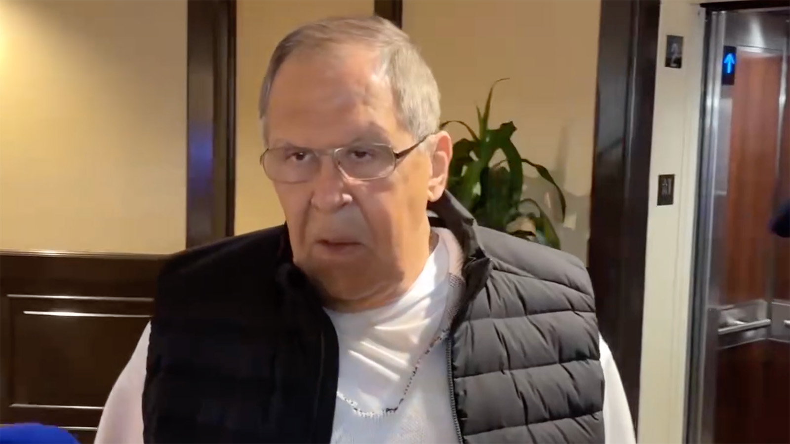 Лавров приехал на Аляску в свитере с надписью «СССР»