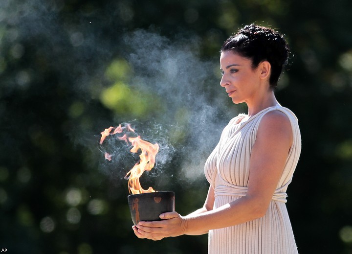 Церемония зажжения огня Сочинской Олимпиады в Олимпии