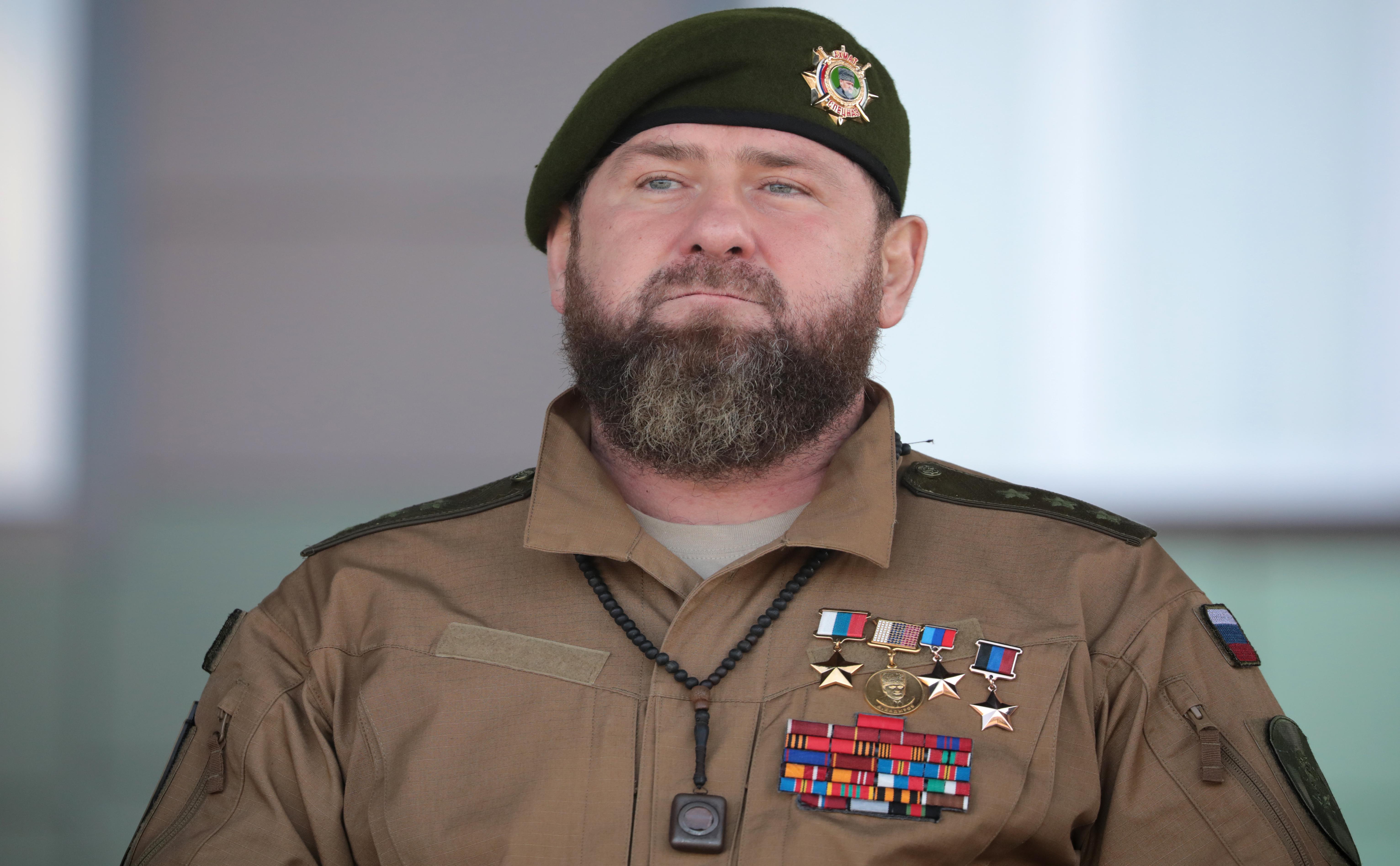 Кадыров сообщил о гибели 23 чеченских бойцов в Херсонской области"/>













