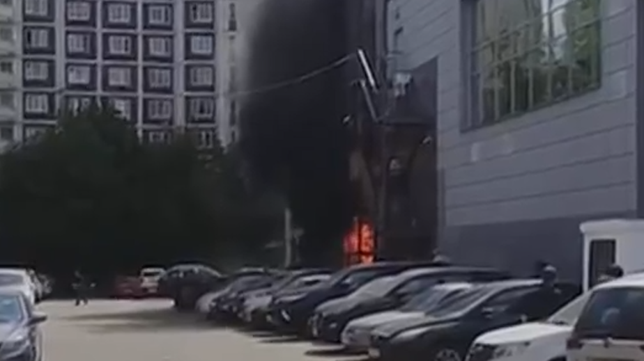 Как выглядит место пожара у магазина в Москве. Видео