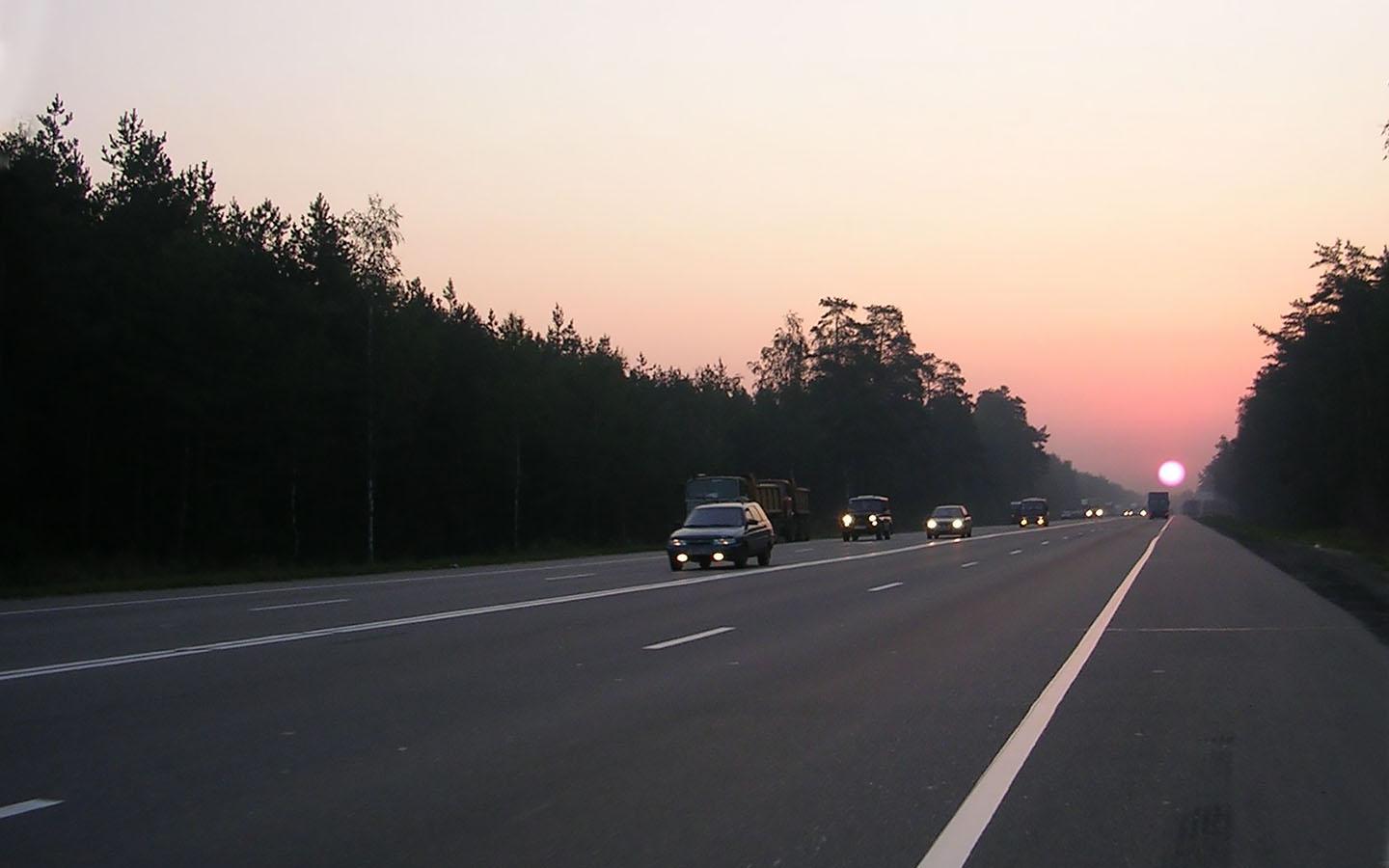 Вид на магистраль М-7 около Малой Дубны