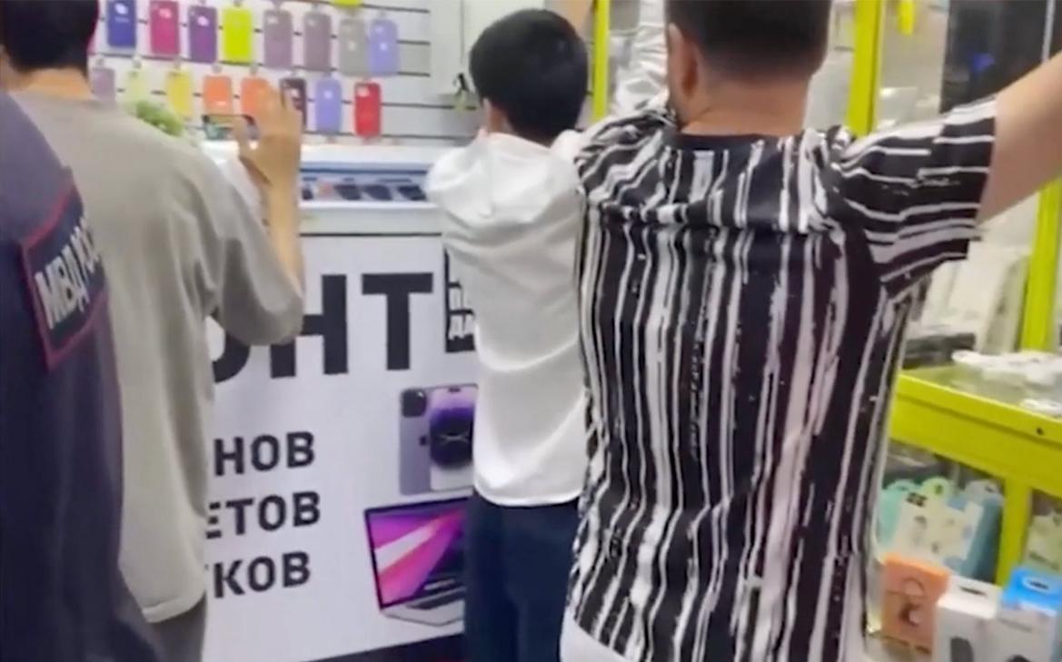 В Москве ликвидировали типографию, где подделывали документы мигрантам
