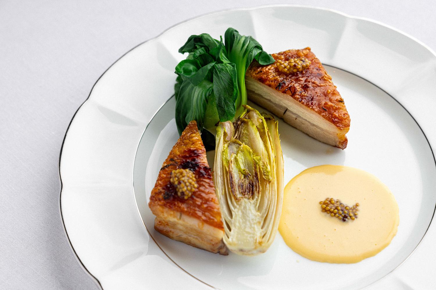 Традиционная сардинская поркетта с бок-чой и горчичным соусом, Il Ristorante