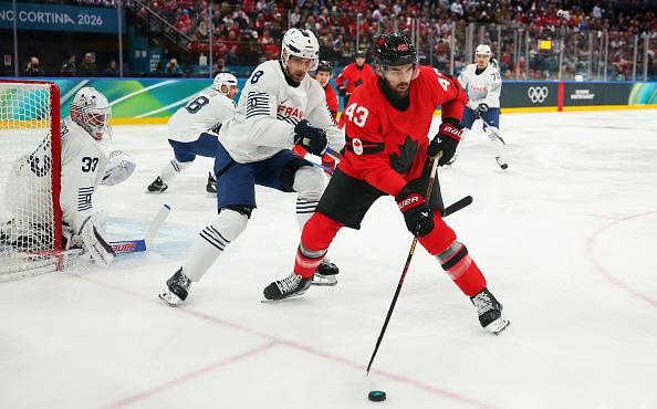 Сборная Канады разгромила на Олимпиаде французов, заменивших россиян