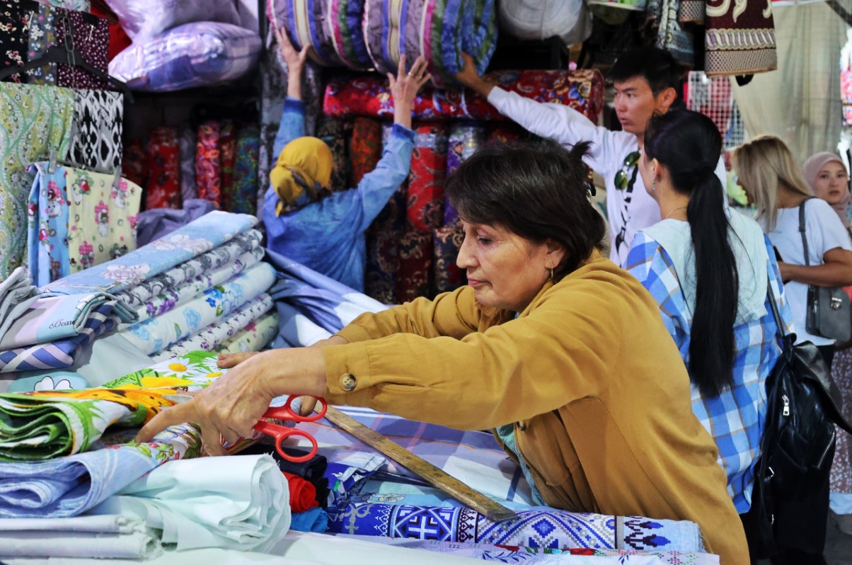 Киргизские компании готовы отшивать для тюменцев одежду