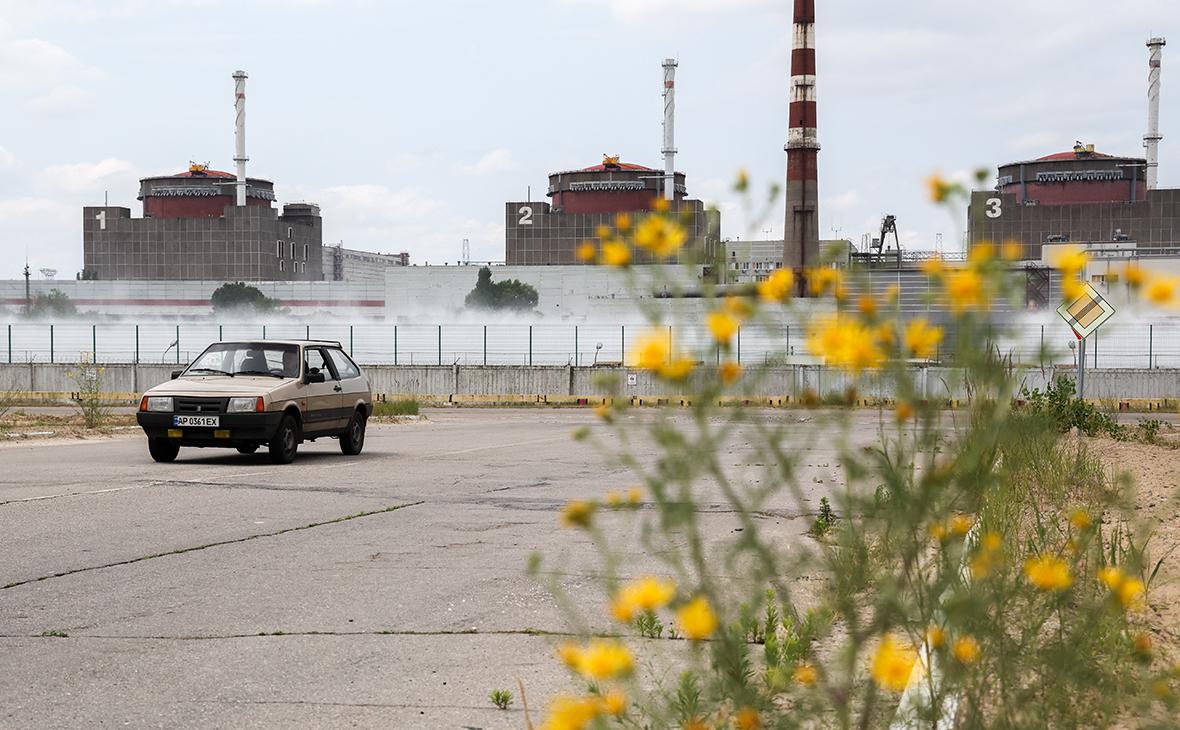 Вид на энергоблоки Запорожской атомной электростанции