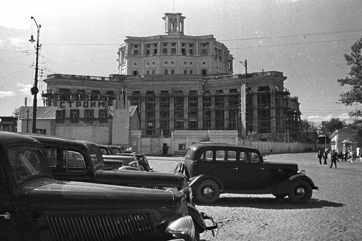 Строительство здания Центрального театра Красной армии.&nbsp;1938 год