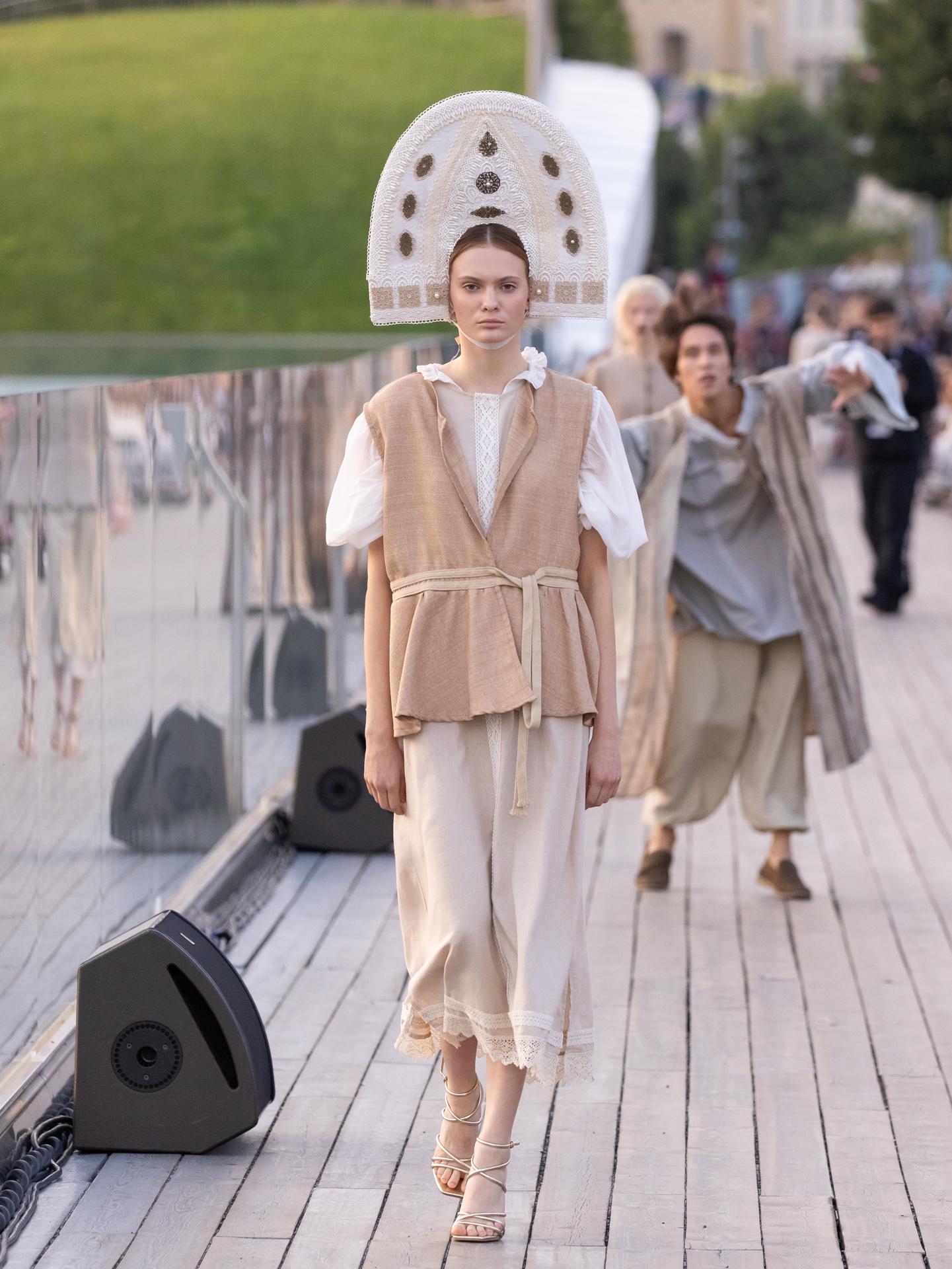 Показ «Мандрагора. Al-коллекция 1869/2025. Цифровое наследие»