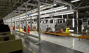 Nissan сокращает объем производства в Японии
