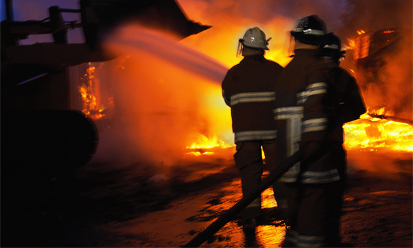 В Алма-Ате из-за ДТП с бензовозом сгорело 9 машин и несколько квартир