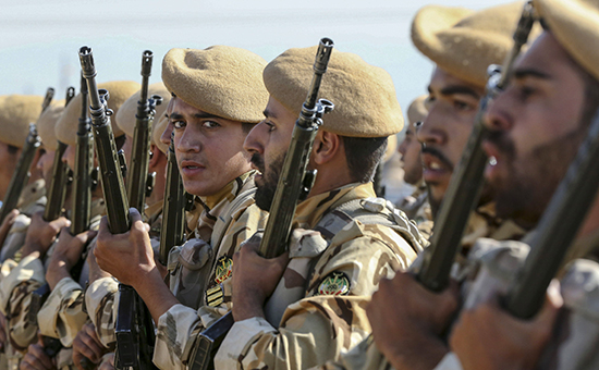 Иранские солдаты