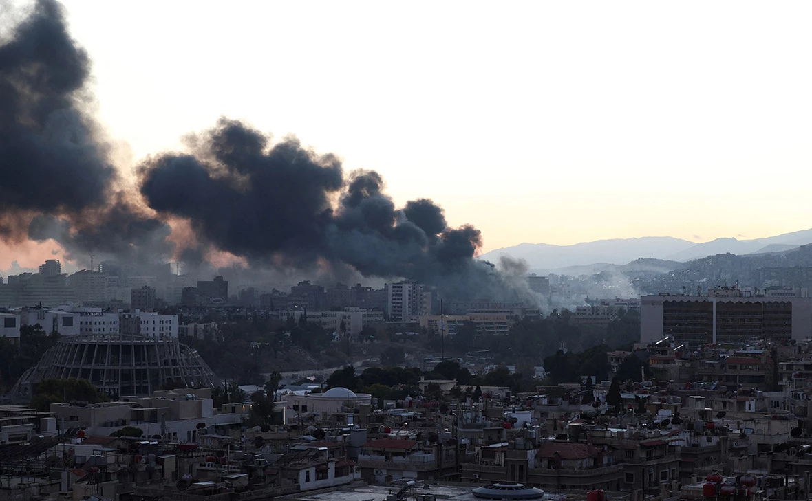 Mohamed Azakir / Reuters