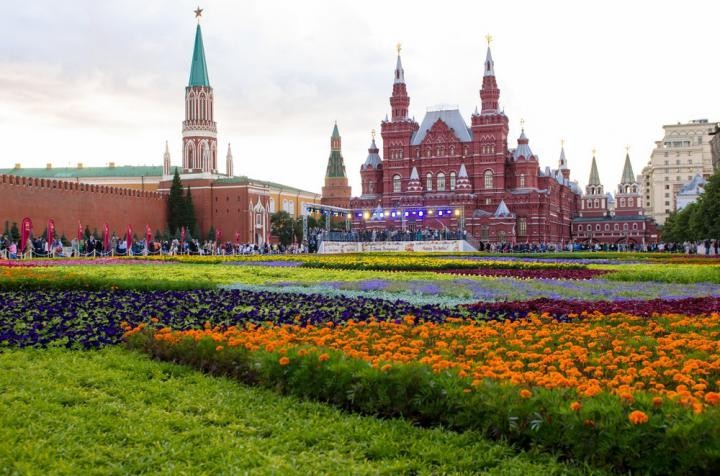 Цветочная поляна на Красной площади