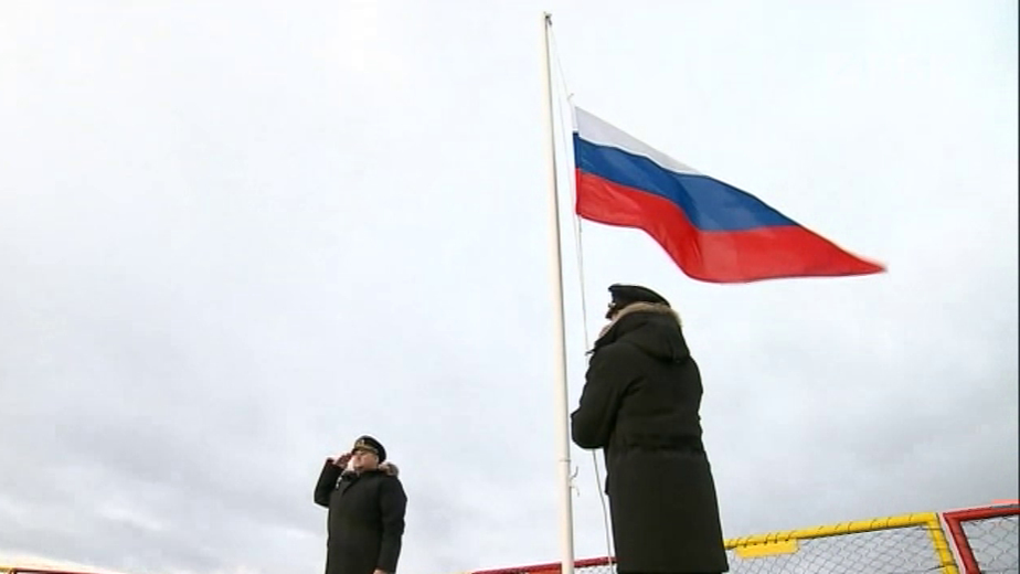 Путин на церемонии поднятия флага на ледоколе «Виктор Черномырдин». Видео