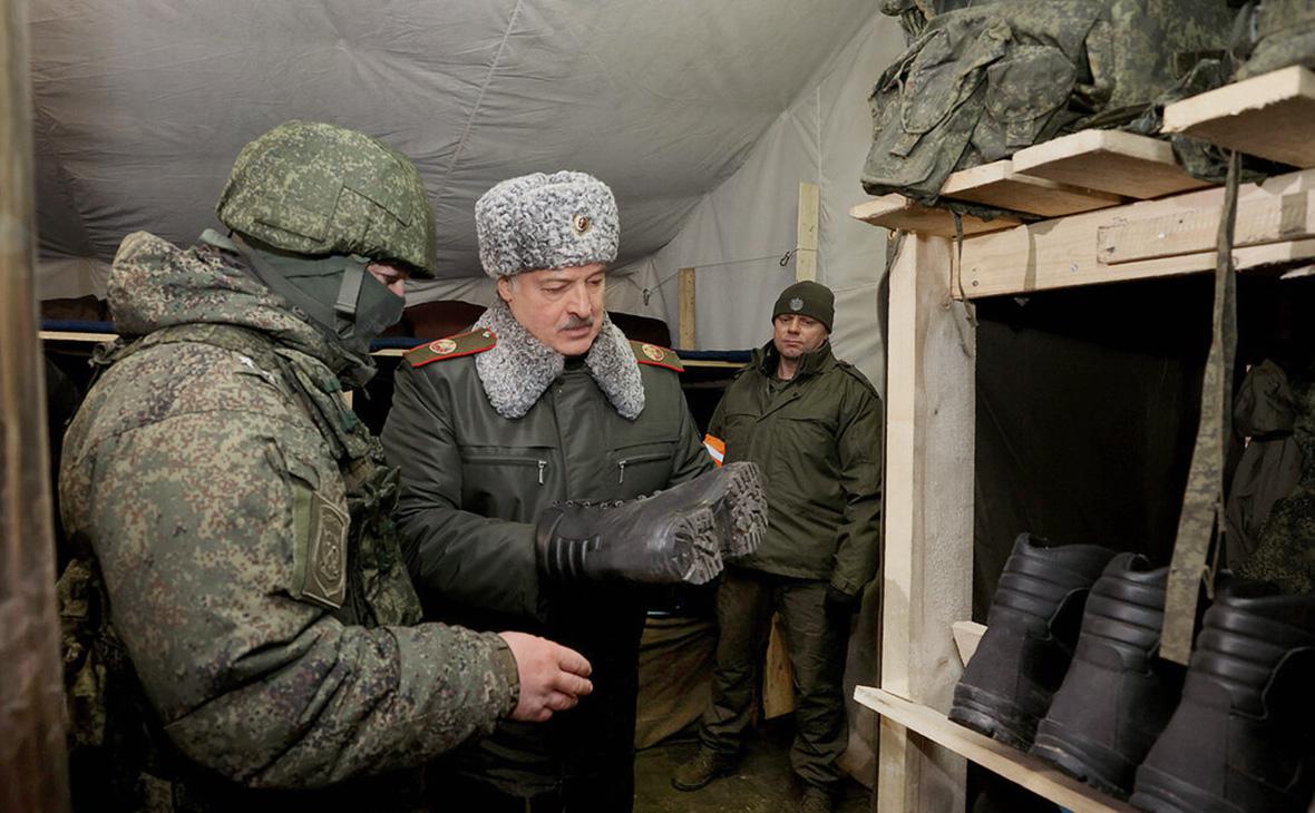 Лукашенко обратился к российским военным на полигоне «Общее дело делаем»"/>













