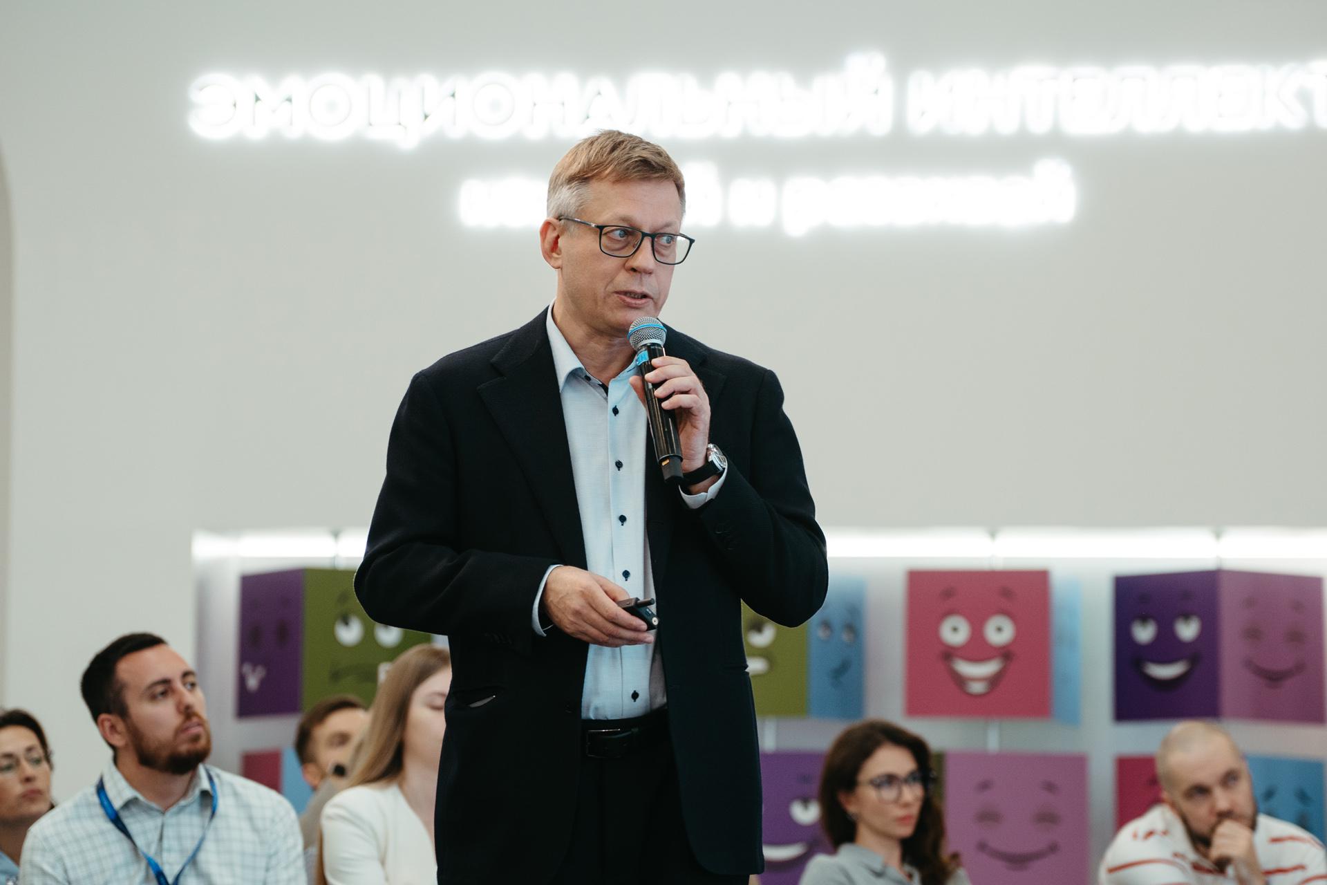 Алексей Фирсов