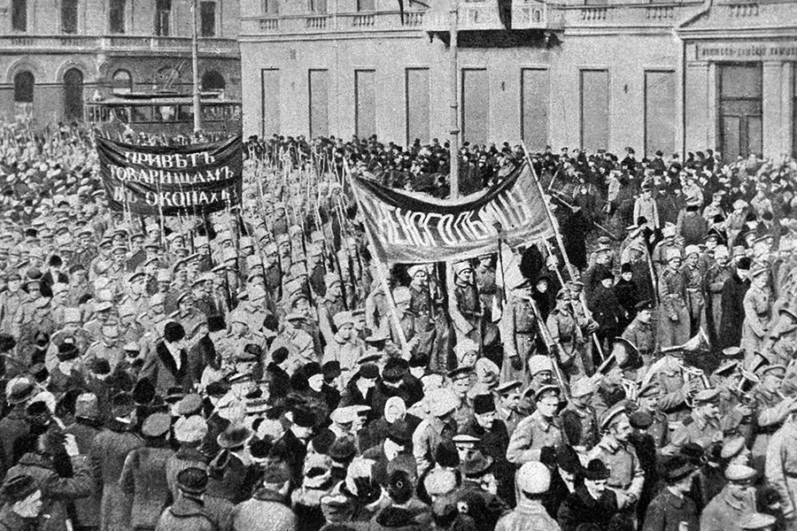 Солдатская демонстрация в&nbsp;Петрограде. 23 февраля 1917 года


