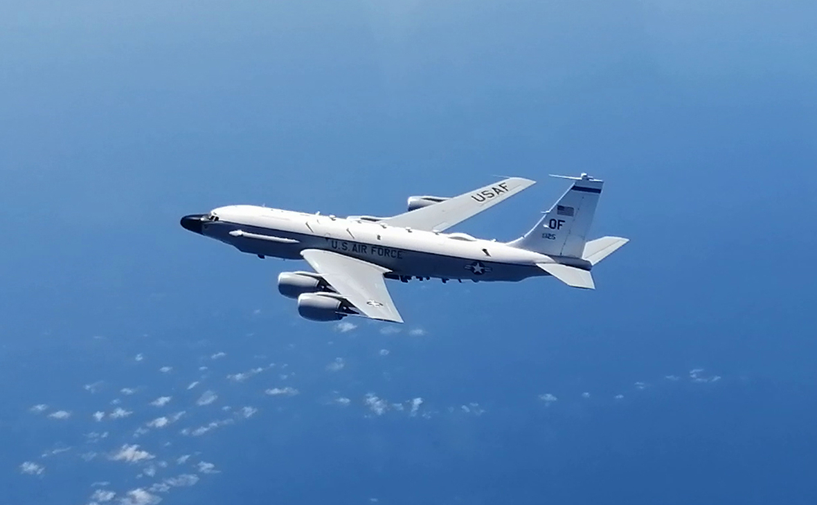 Разведывательный самолет RC-135 ВВС США