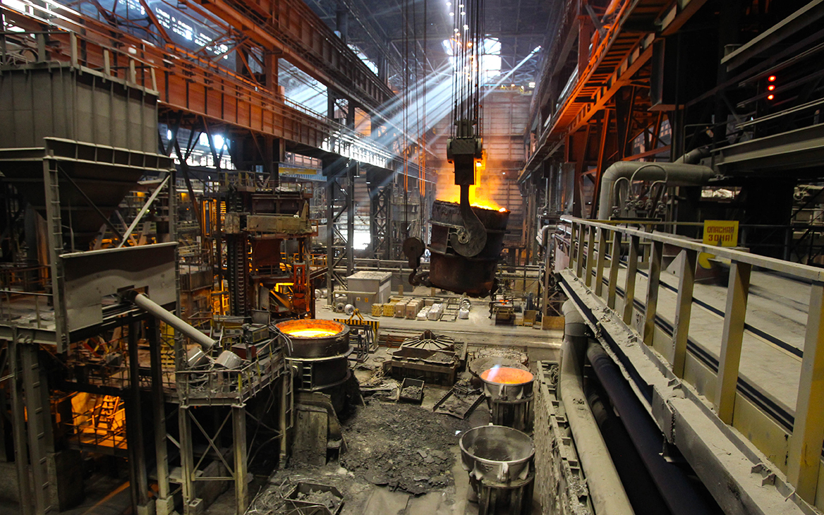 Евросоюз запретил поставки стали и железа из России
