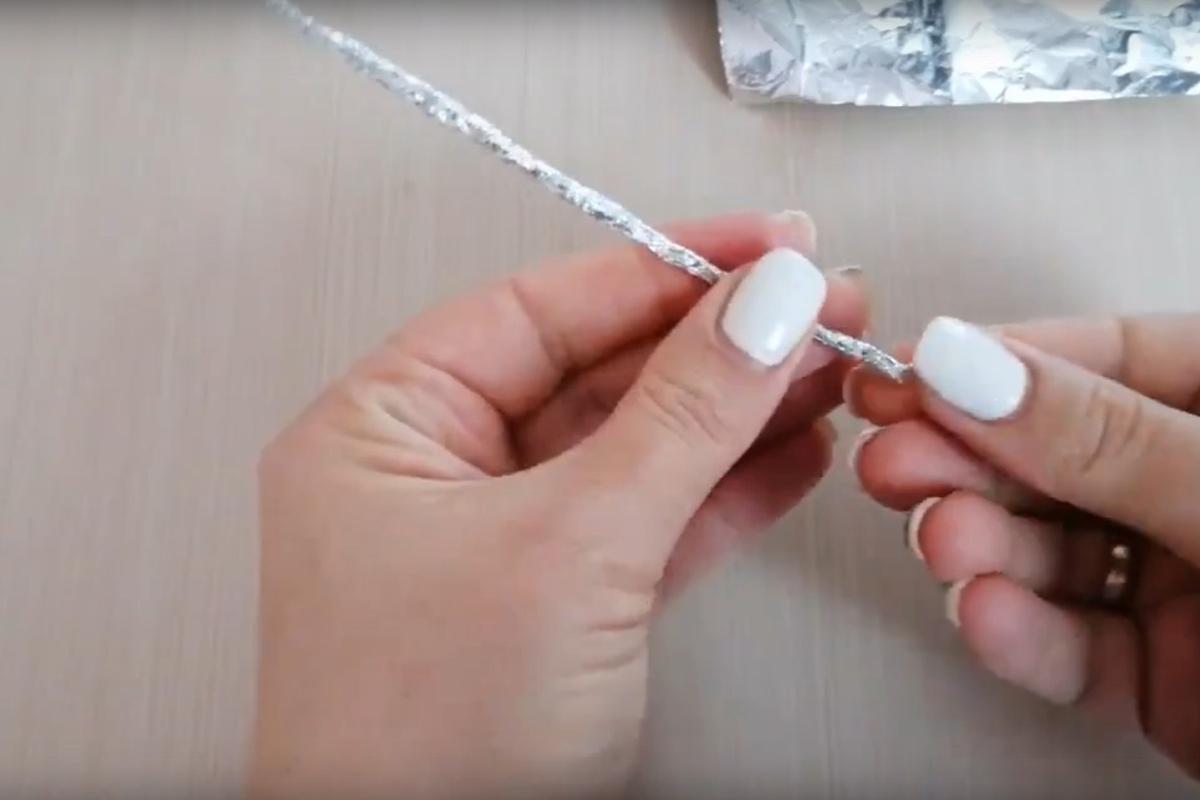 Как сделать новогодний шар из фольги