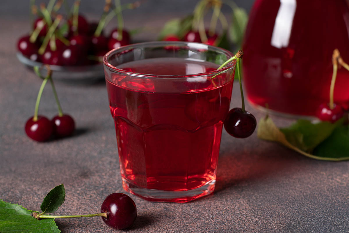 Компот из вишни: рецепт любимого домашнего напитка с ярким вкусом