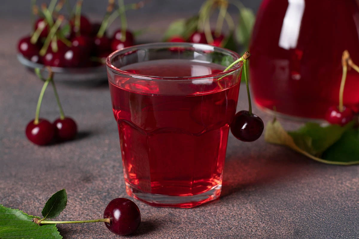 Компот из вишни: рецепт любимого домашнего напитка с ярким вкусом