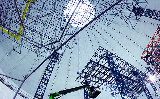 В комплексе антенно-фидерных устройств делают раскладную антенну диаметром 48 метров