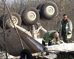 МИД РФ в годовщину авиакрушения под Смоленском подчеркнул "деликатность" России в отношении Польши